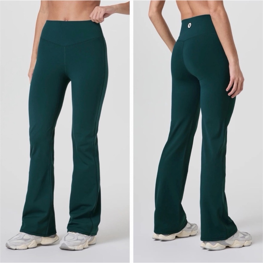 Vuori Chilled Out Bootcut Pants in Moss size XL